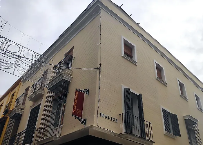 Nomad &PensionHostel